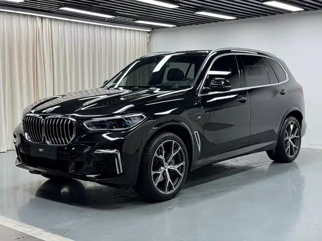 BMW BMW X5 2022 Model xDrive 40Li M Sport Package
