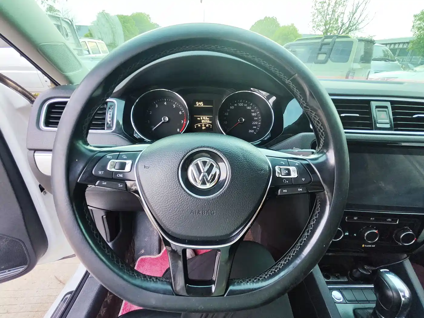 Volkswagen Sagitar 2018 1.6L Automatic Comfort фото 14