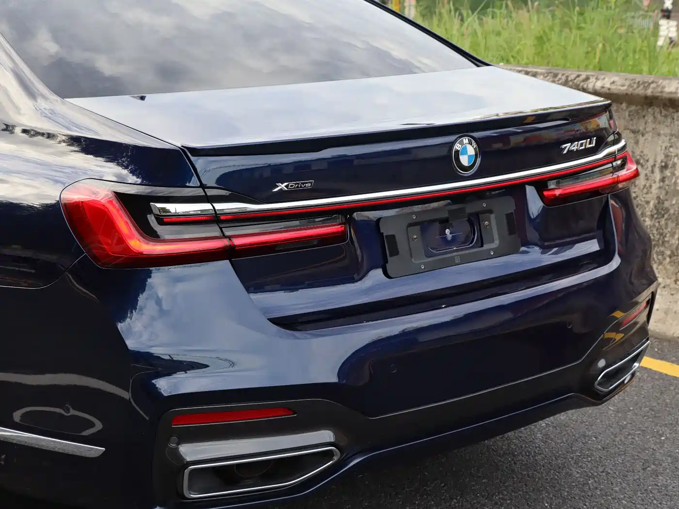BMW 7 Series 2022 740Li xDrive Executive M Sport Package фото 11
