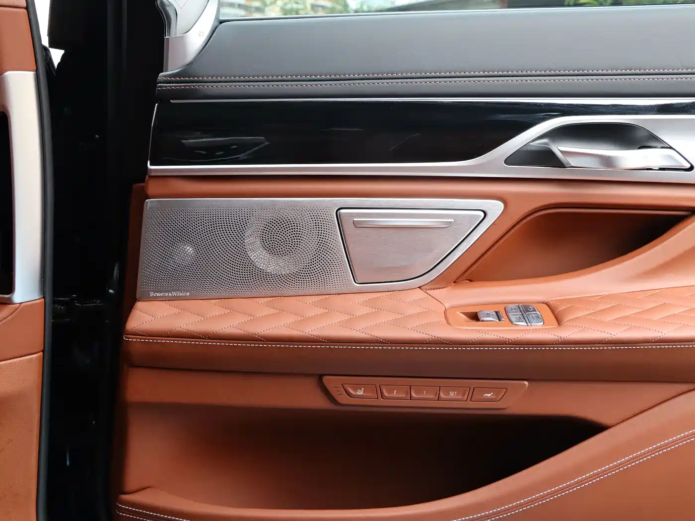 BMW 7 Series 2022 740Li xDrive Executive M Sport Package фото 23