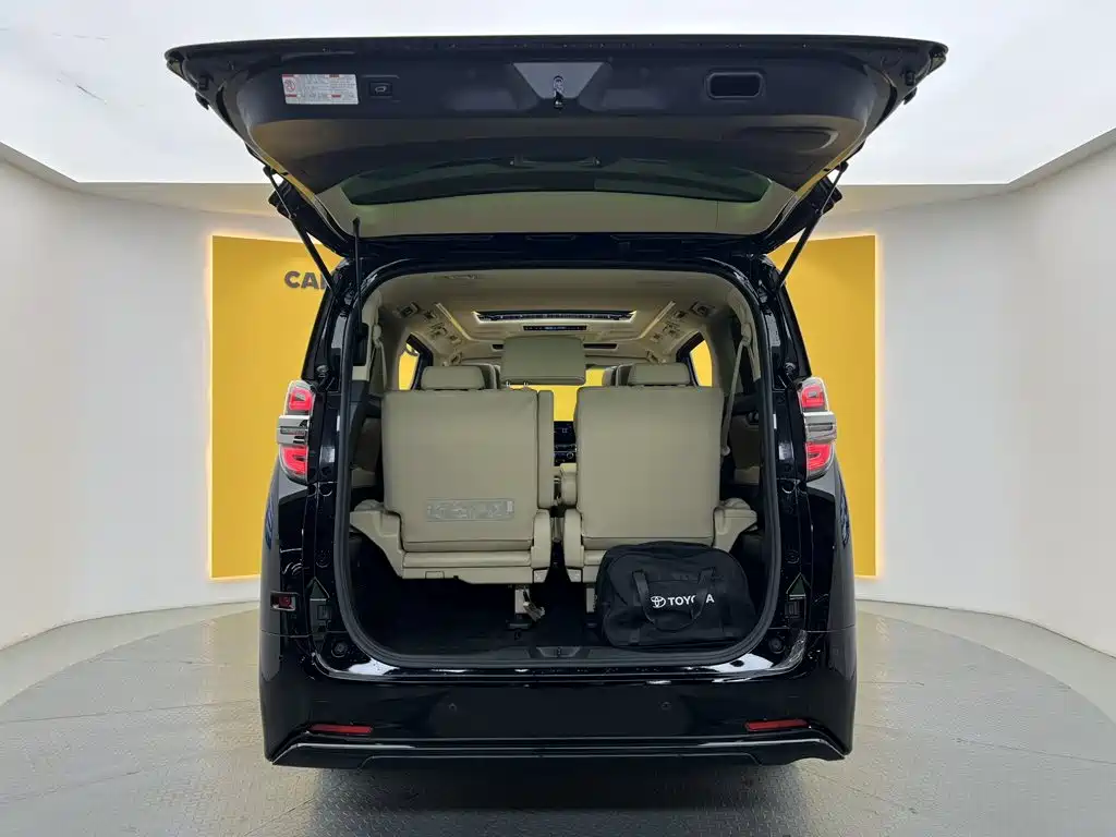 Toyota Vellfire 2022 2021 Crown Hybrid 2.5L HV Premium Edition