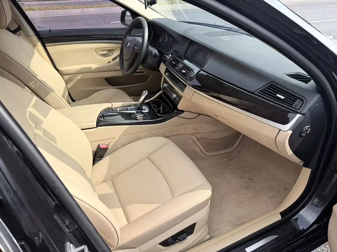 BMW 5 Series 2013 530Li Leadership фото 10