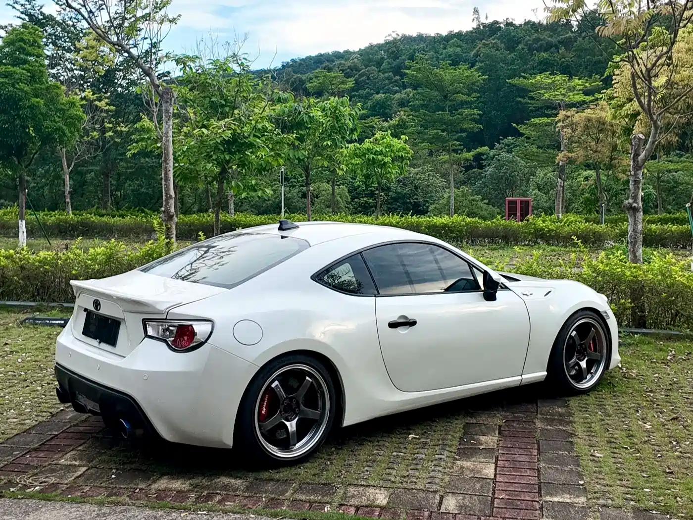 Toyota 86 2013 2.0L Automatic Luxury фото 17