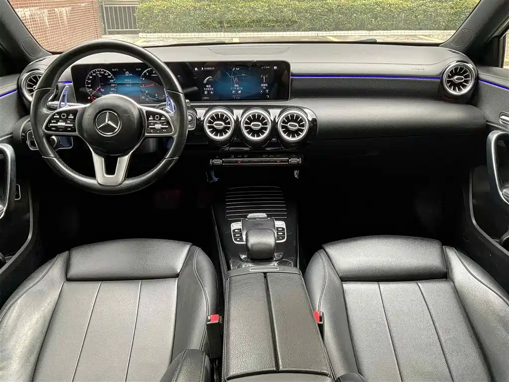 Mercedes-Benz A-Class 2020 A 200 L Sport Sedan фото 4