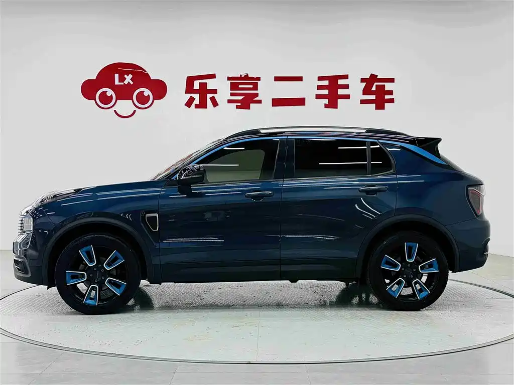Lynk & Co 01 2017 2.0T 2WD Pro Shine Edition фото 2