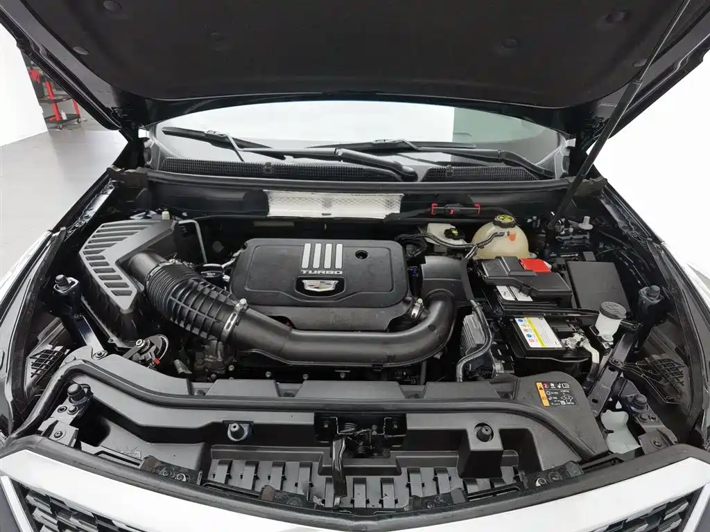 CADILLAC XT5