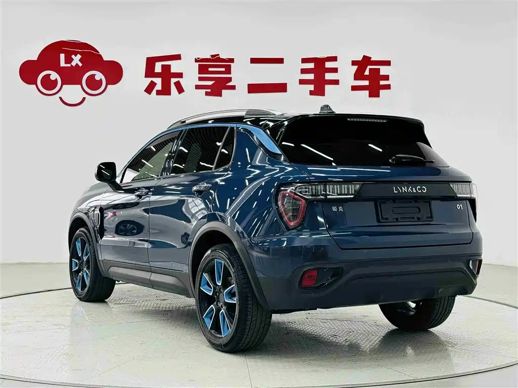 Lynk & Co 01 2017 2.0T 2WD Pro Shine Edition фото 3