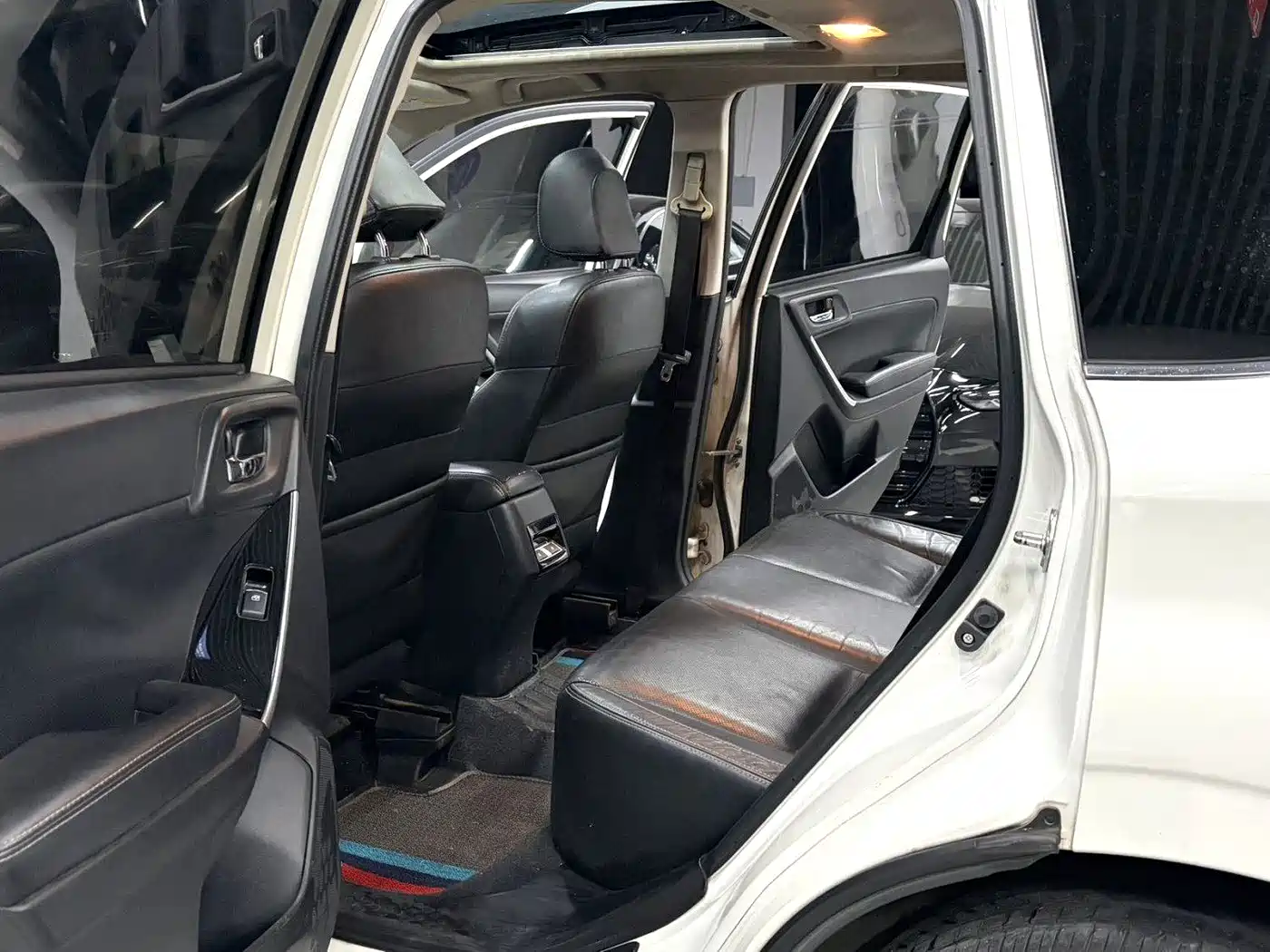 Subaru Forester 2016 2.5i Prestige Navigation Edition фото 10