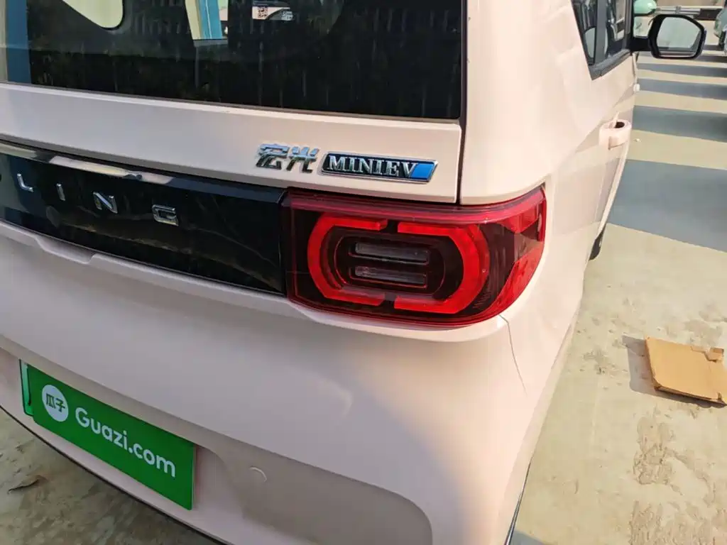 Фото 8 - Wuling Motors Hongguang MINIEV