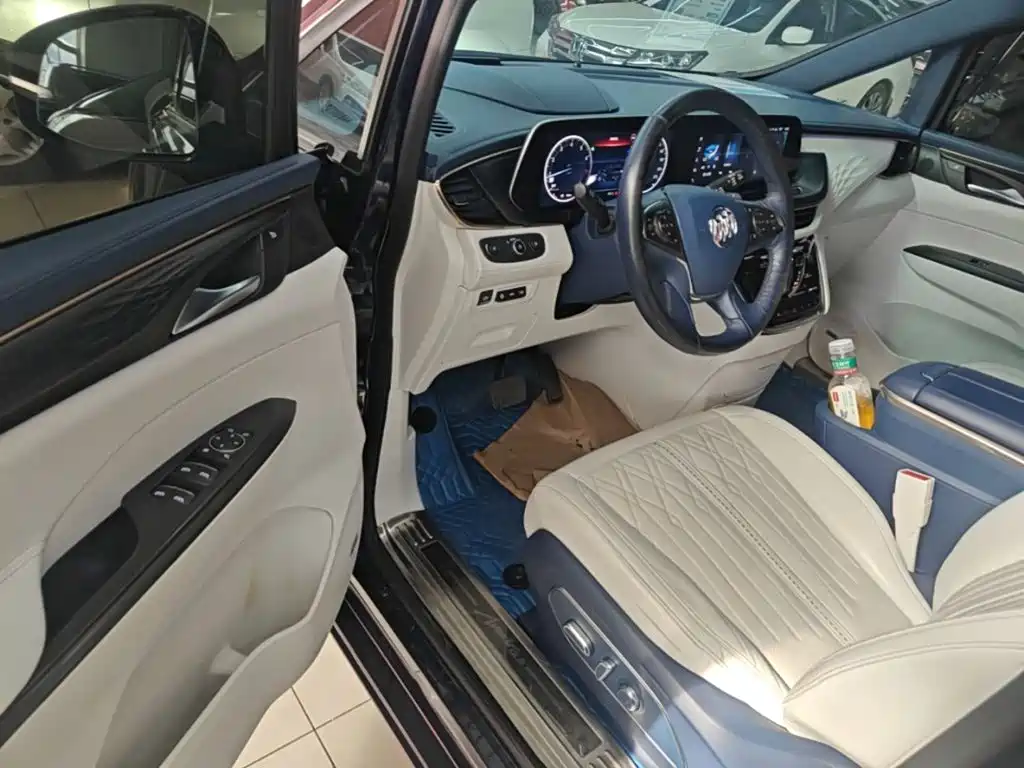 Фото 16 - Buick GL8