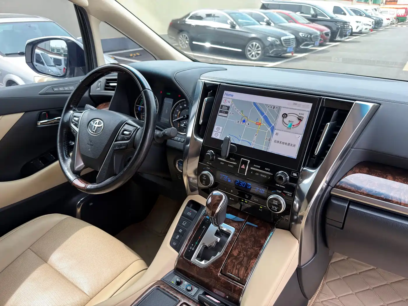 Toyota Alphard 2021 Hybrid 2.5L Luxury фото 12