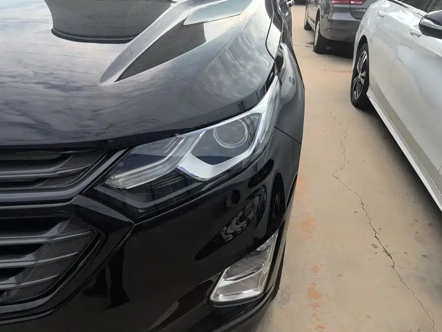 Фото 5 - Chevrolet Equinox