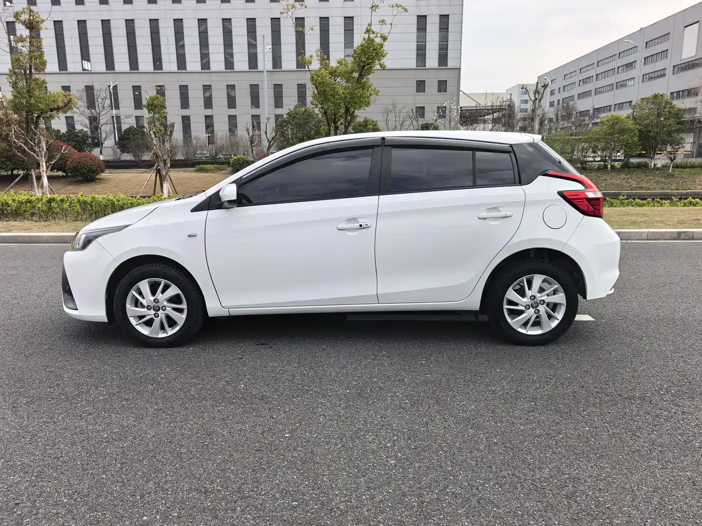 Toyota YARiS L Zhi Xuan 2016 Facelift 1.5GS CVT Sharp Edition фото 11