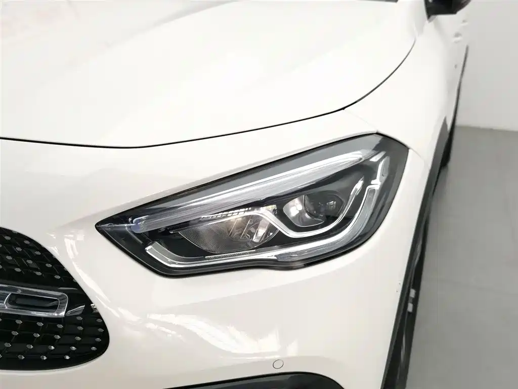 Mercedes-Benz GLA 2022 GLA 220 4MATIC фото 7