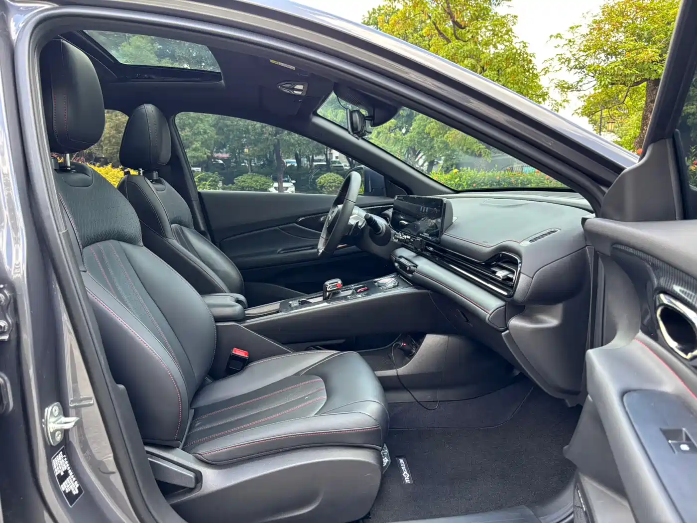 GAC Trumpchi Trumpchi Emkoo 2023 270T DCT J15 Edition фото 21