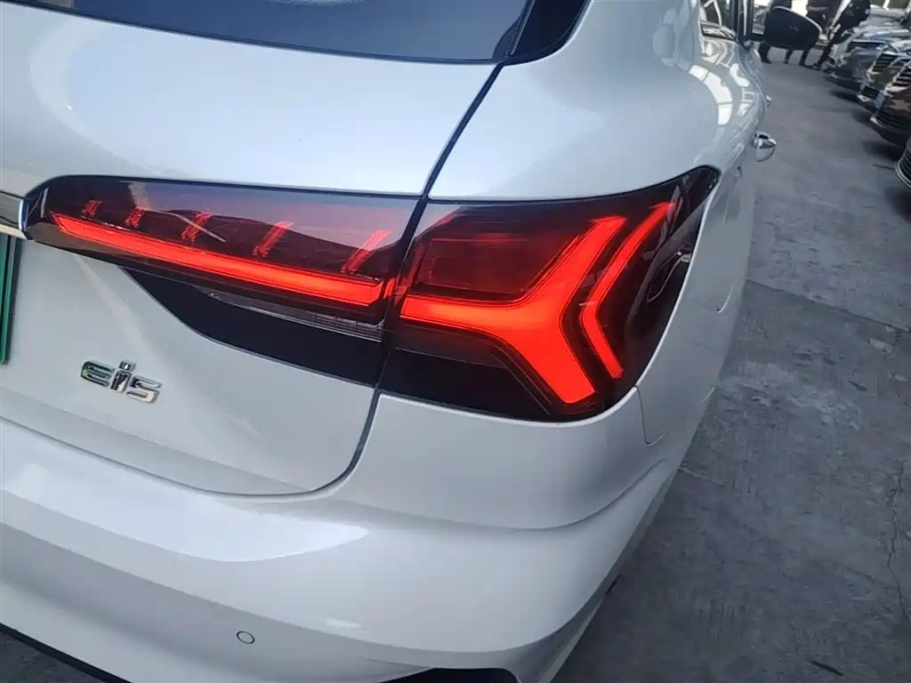 ROEWE EI5