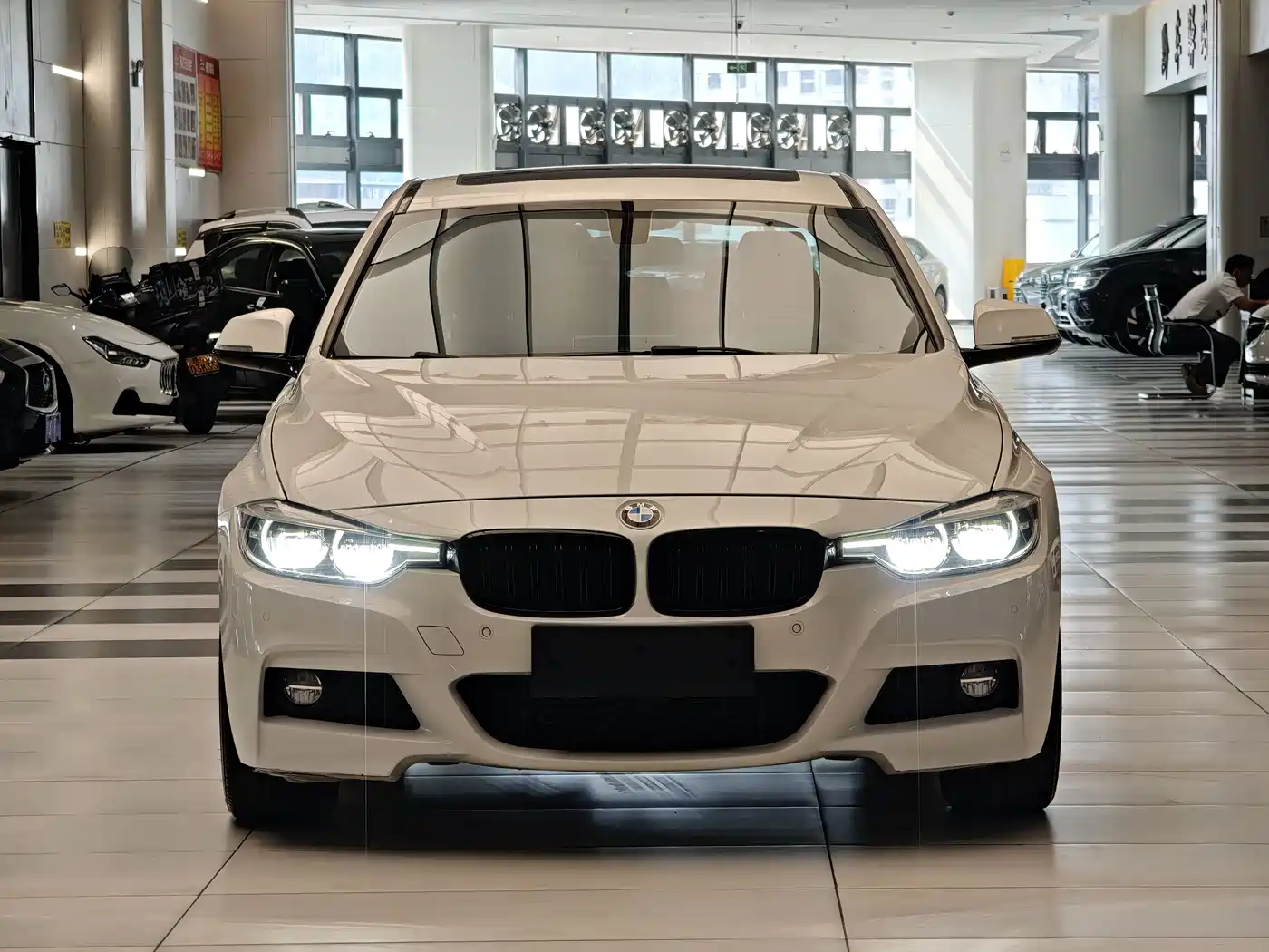 BMW 3 Series 2018 320i M Sport Package фото 4