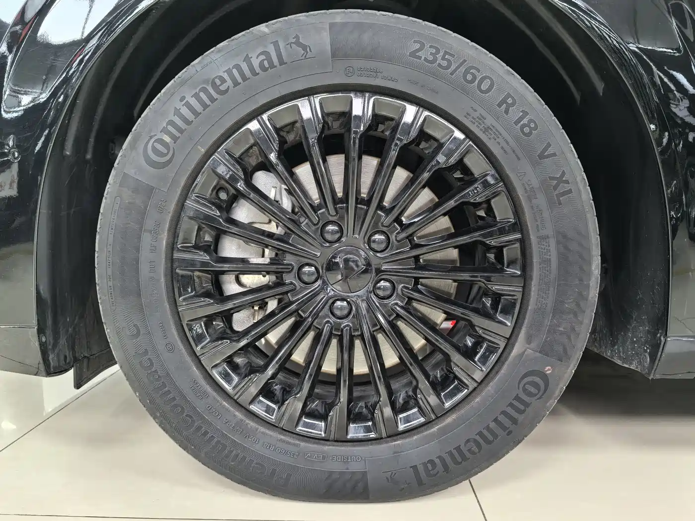 Denza D9 2022 DM-i 970 AWD Flagship фото 32