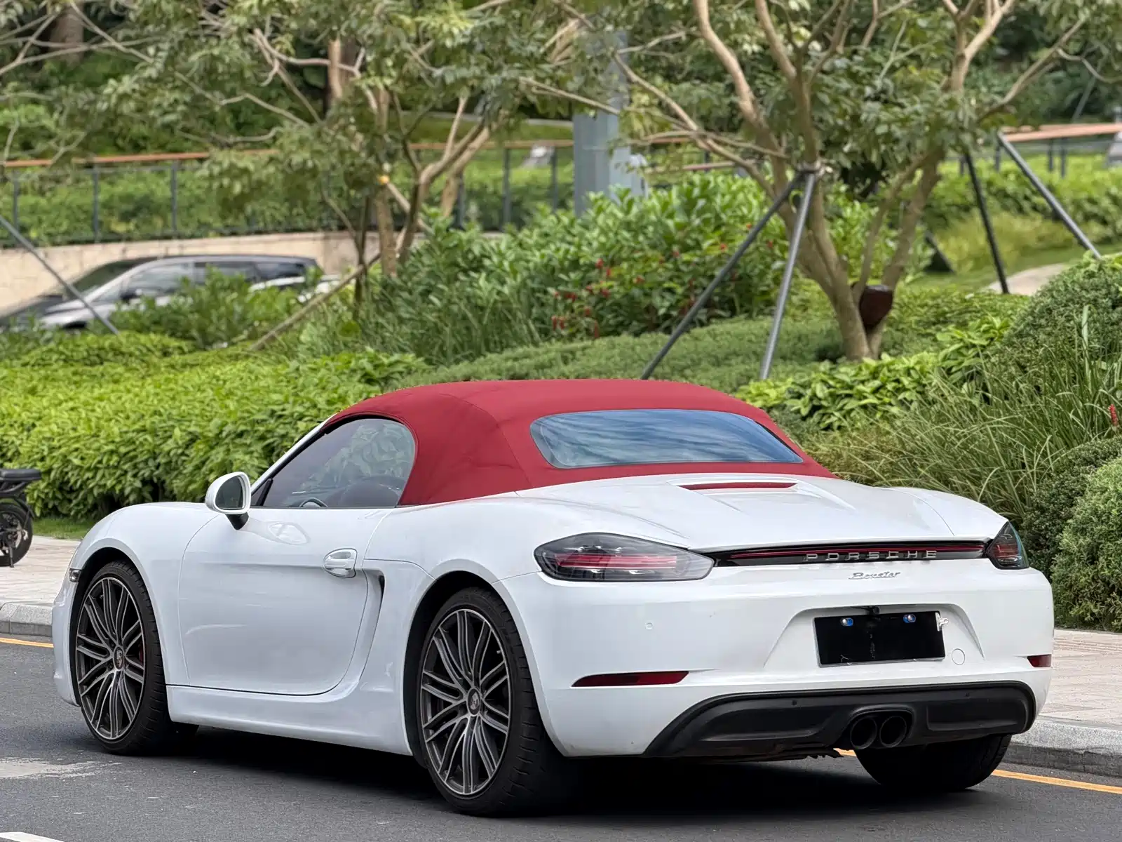 Photo 6 - Porsche Boxster