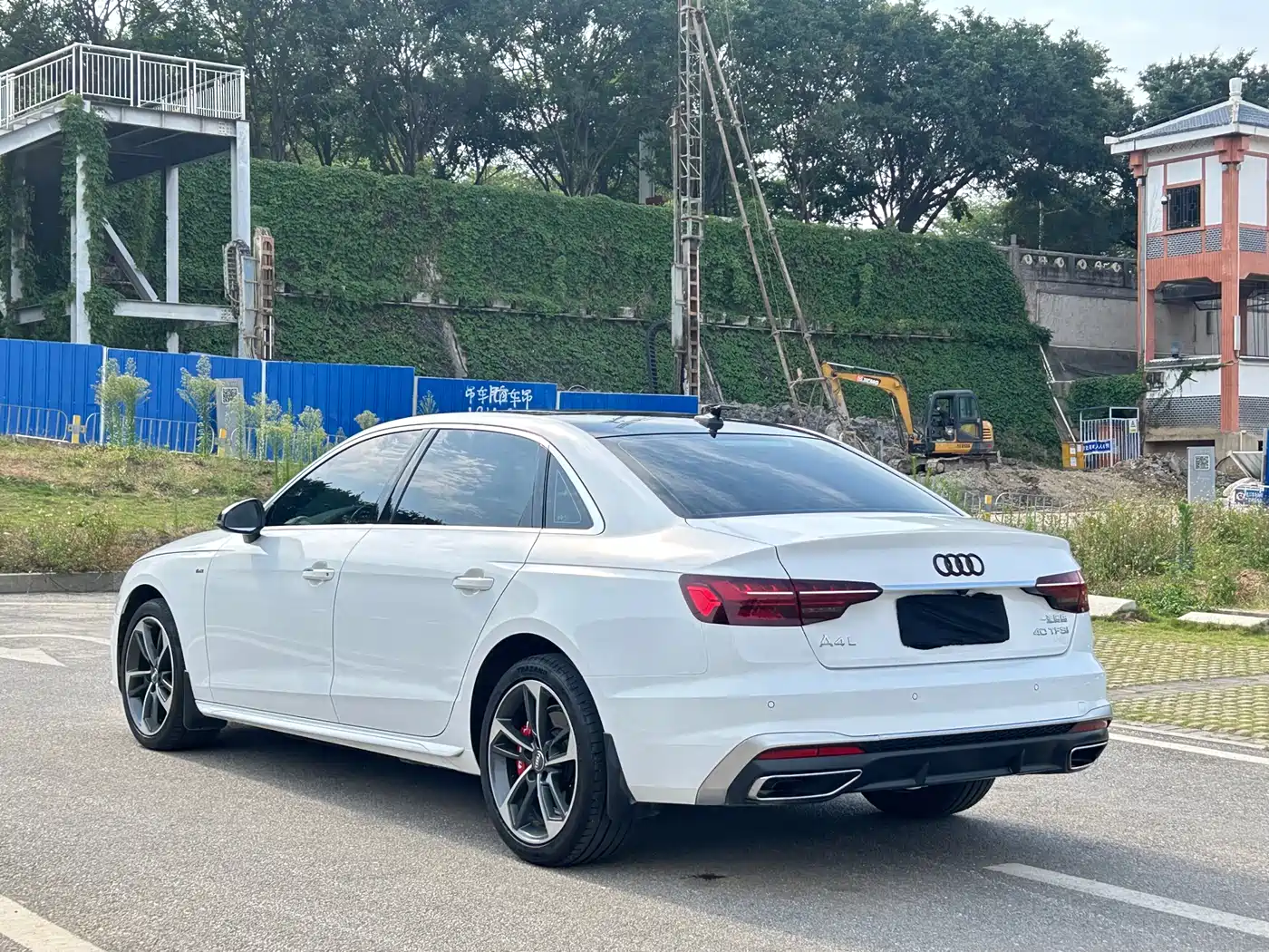 Audi A4L 2020 40 TFSI Fashion Dynamic Edition фото 3