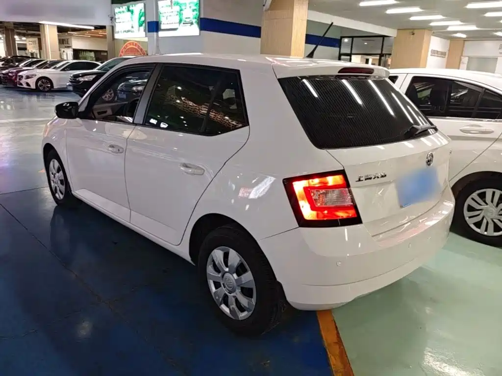 Škoda Fabia 2015 2015 1.4L Automatic Advance Edition