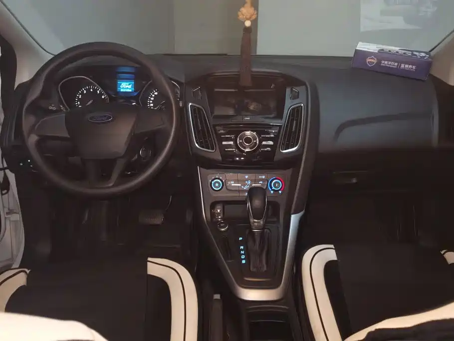 Ford Focus 2019 2018 Hatchback Classic 1.6L Automatic Comfort Smart Edition