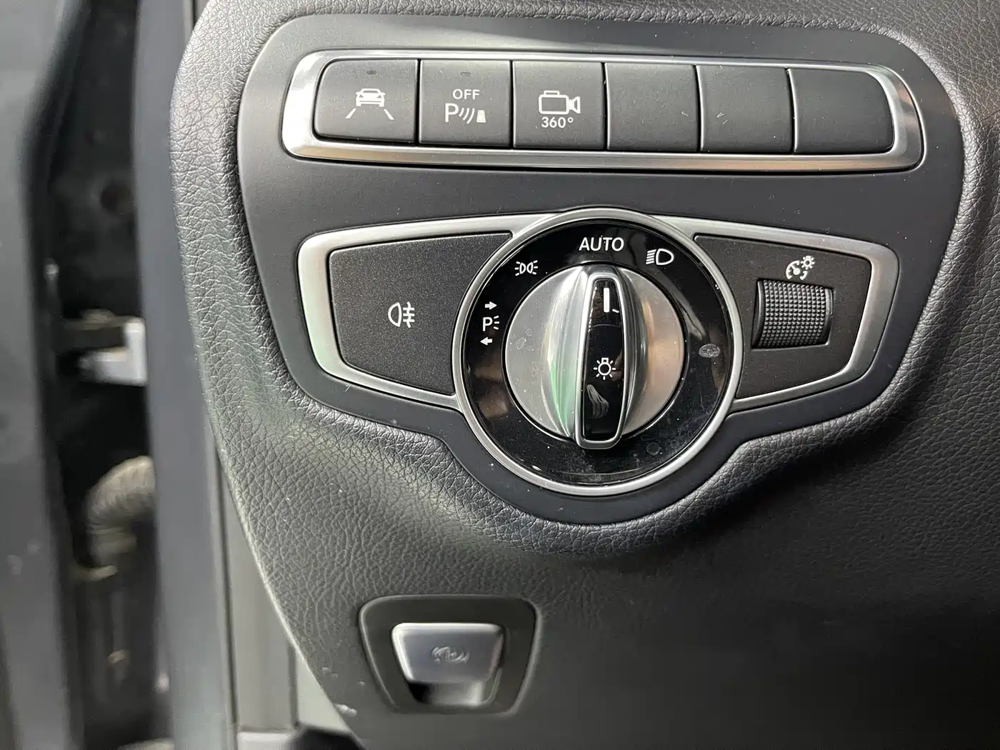 Mercedes-Benz GLC 2017 GLC 260 4MATIC Luxury фото 19