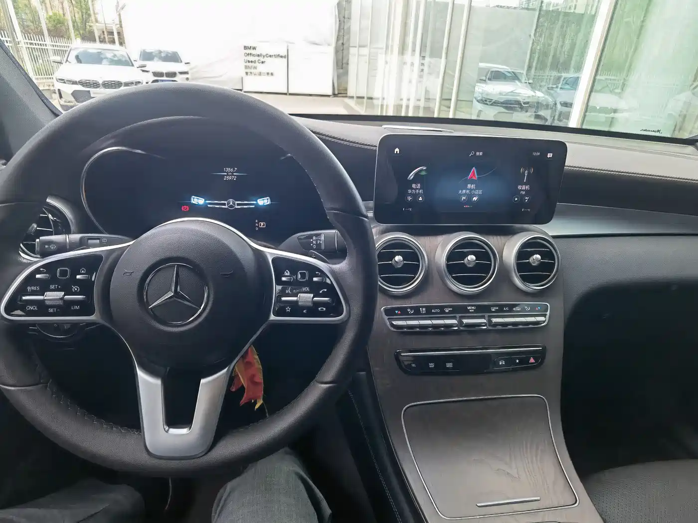Mercedes-Benz GLC 2021 GLC 260 L 4MATIC Luxury фото 10