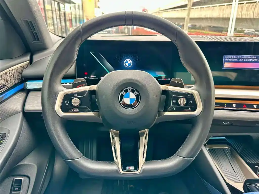 BMW 5 Series 2025 530Li Premium M Sport Package фото 10