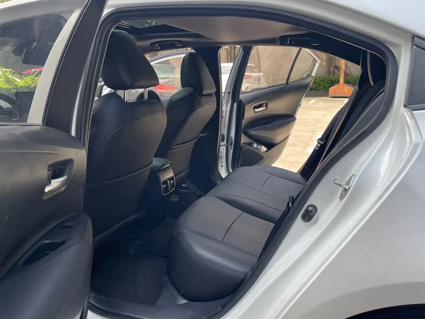 Toyota Levin 2021 185T CVT Luxury Edition фото 10