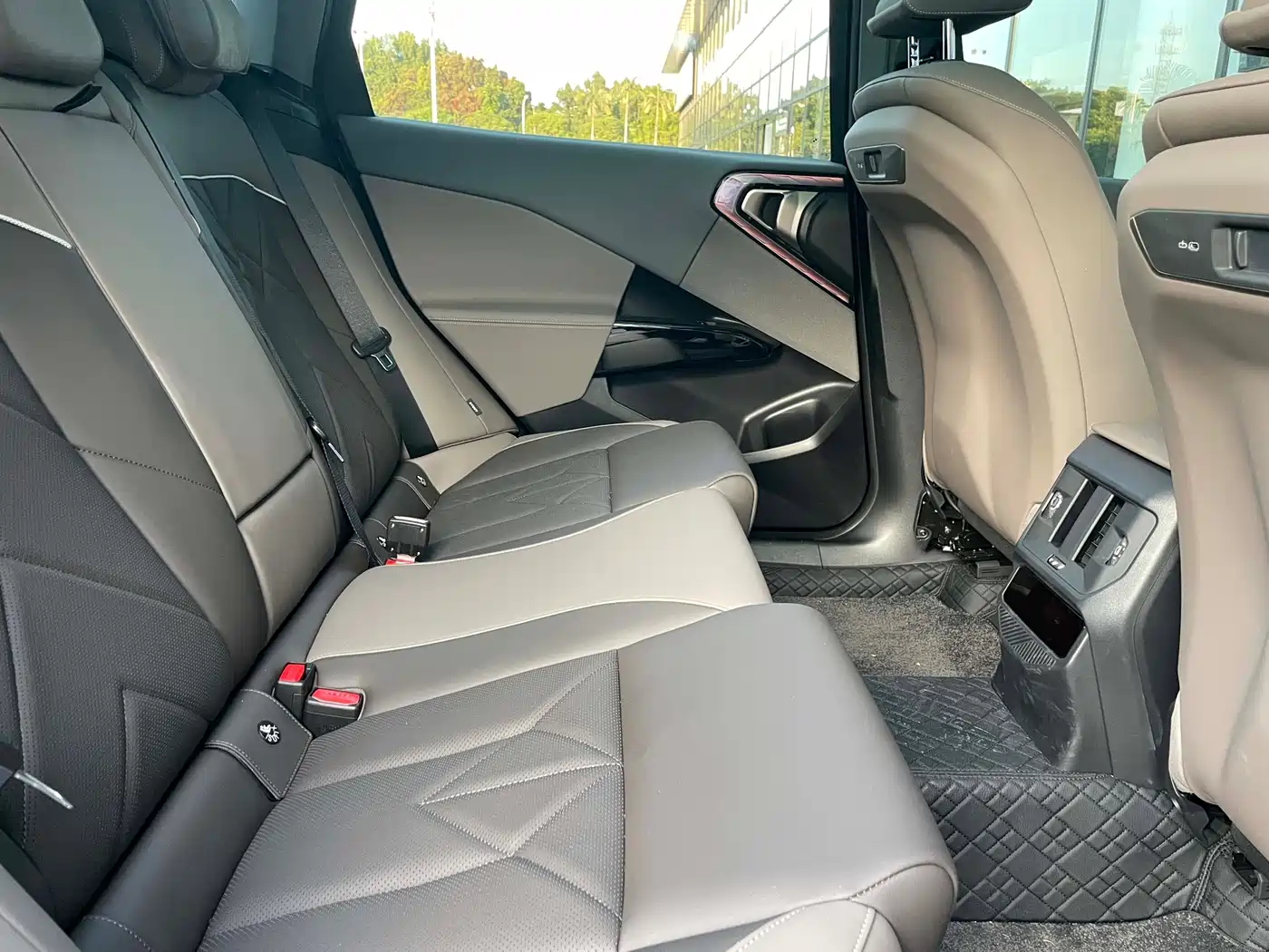 BMW X3 2025 xDrive25L Luxury Package фото 11