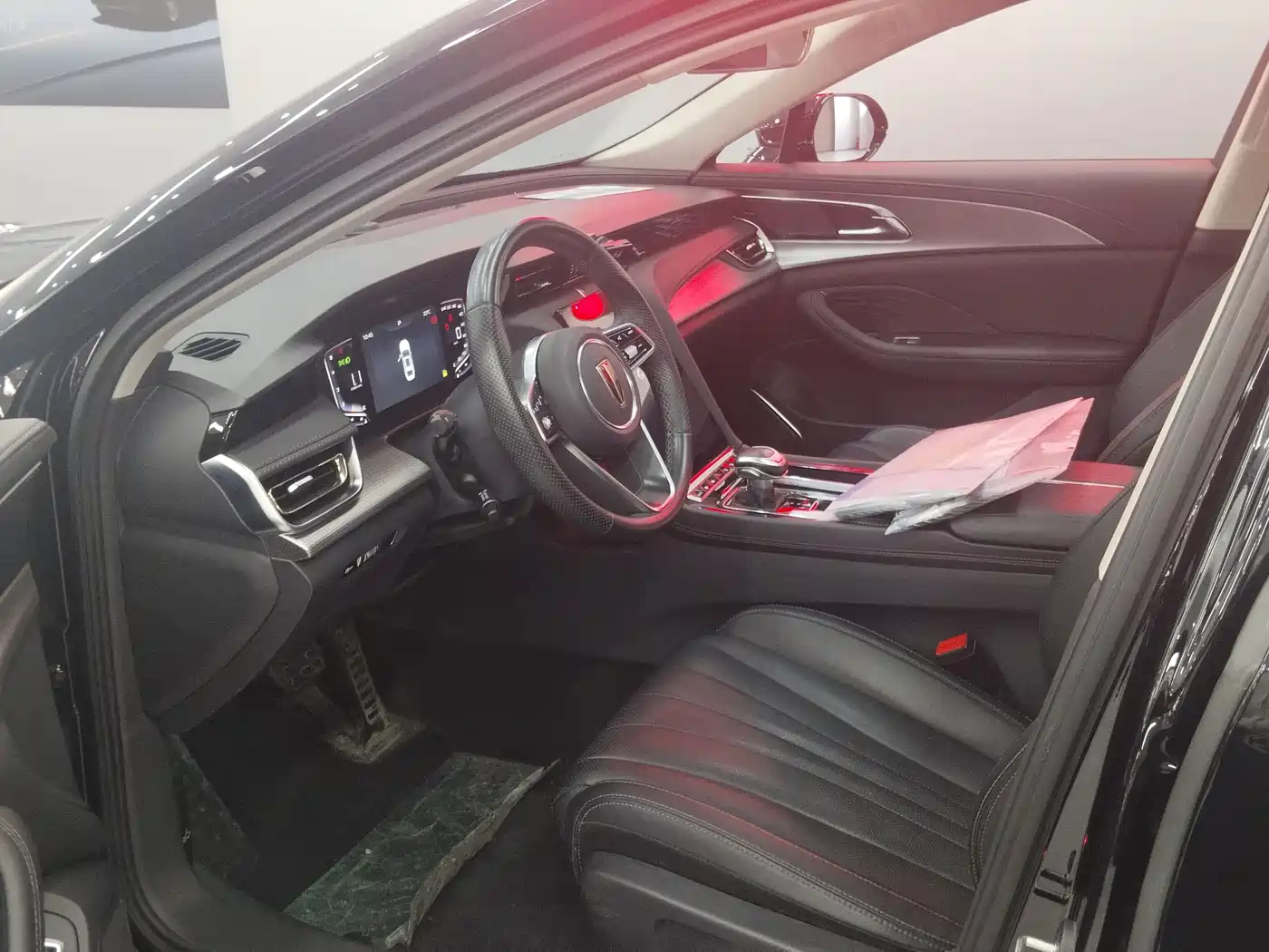 Hongqi H5 2024 1.5T DCT Smart Connect Flag Rhythm Edition фото 4