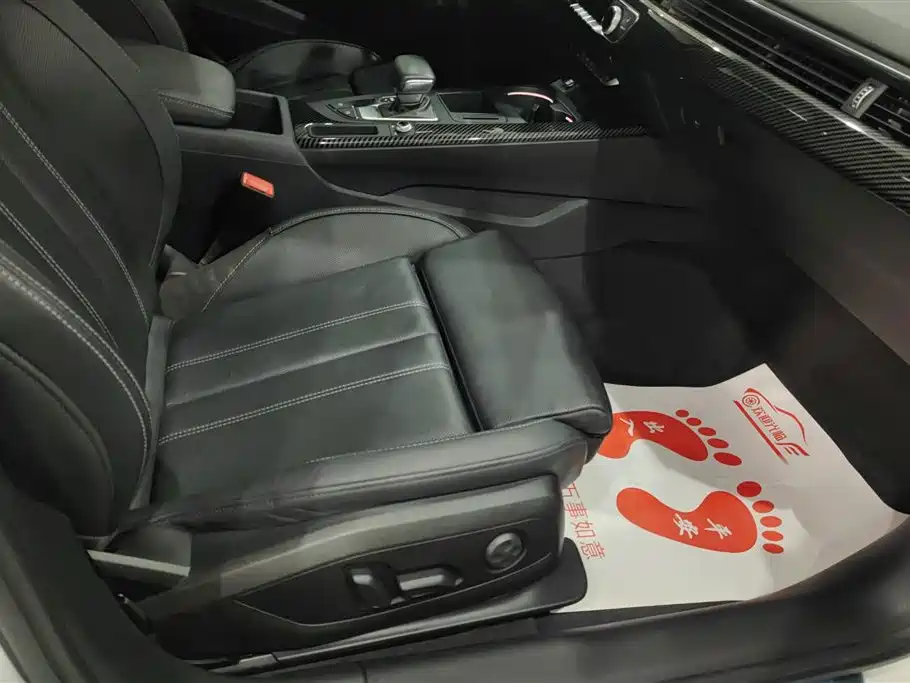 Audi A4L 2020 40 TFSI Luxury Dynamic фото 8