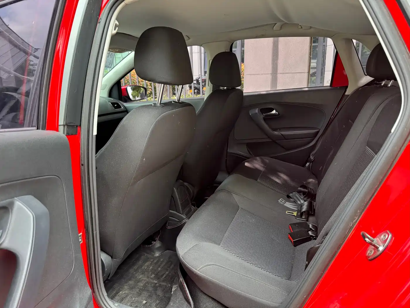 Volkswagen Polo 2013 1.4L Manual Trend Edition фото 4