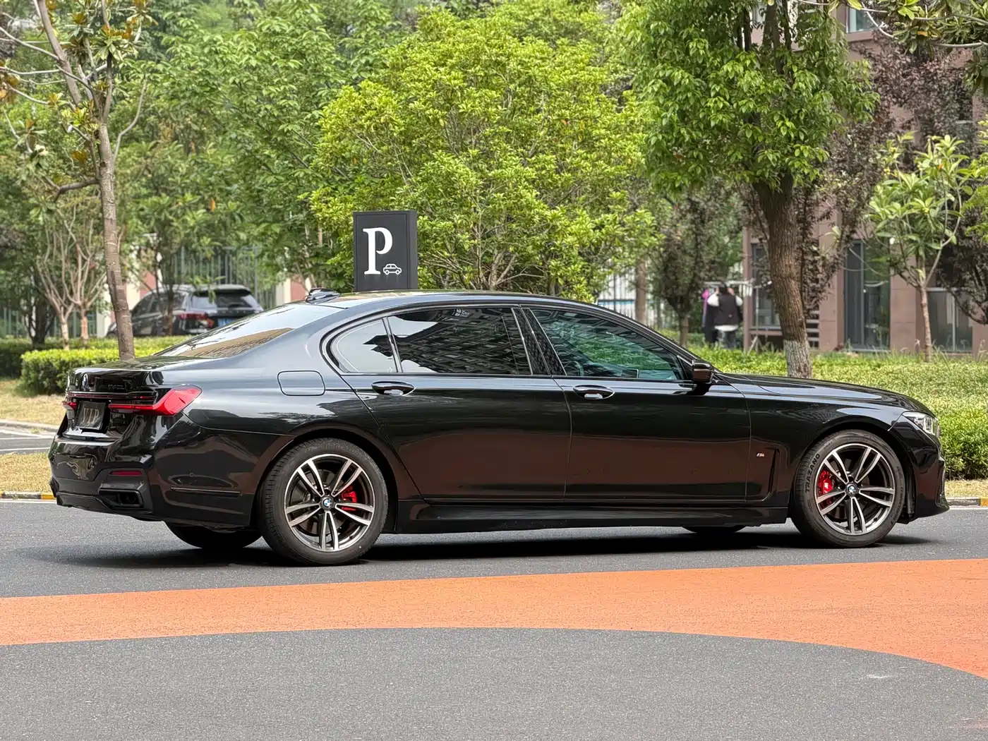 BMW 7 Series 2021 Model 730Li M Sport Package фото 9
