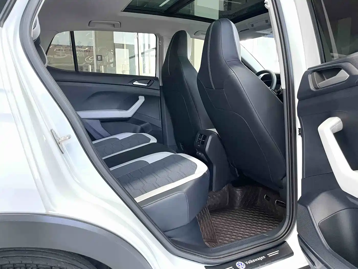 VOLKSWAGEN TUYUE
