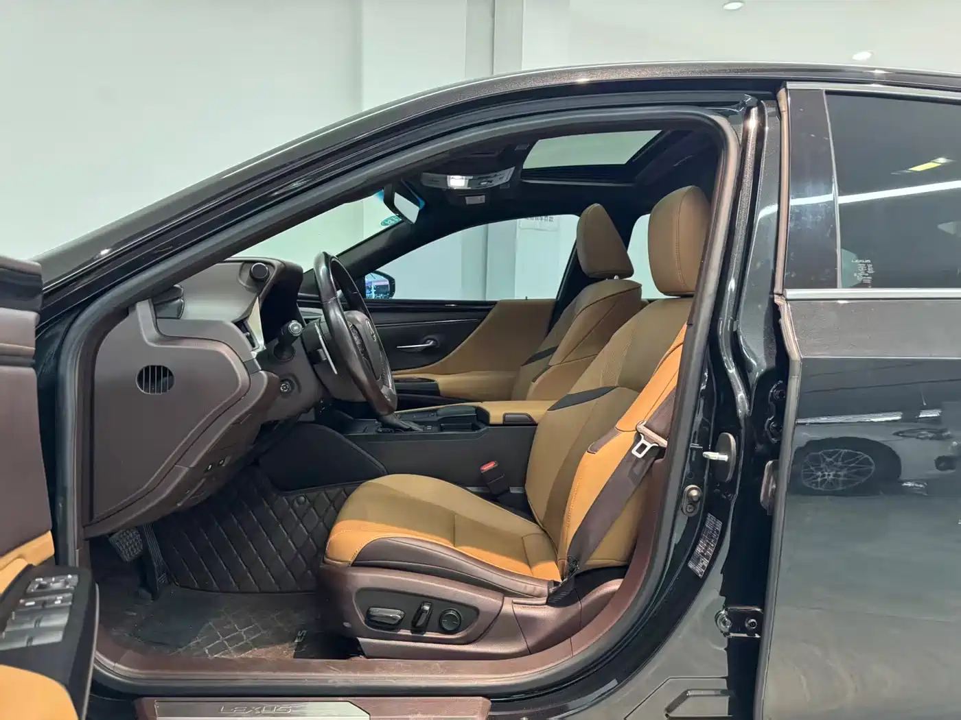 Lexus ES 2020 200 Excellence фото 5