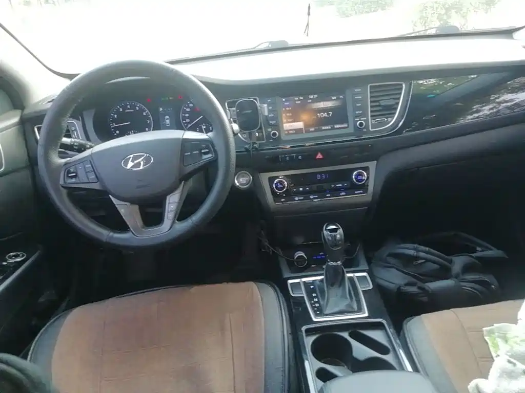 Hyundai Mistra 2016 1.8L Automatic Smart GLS фото 10