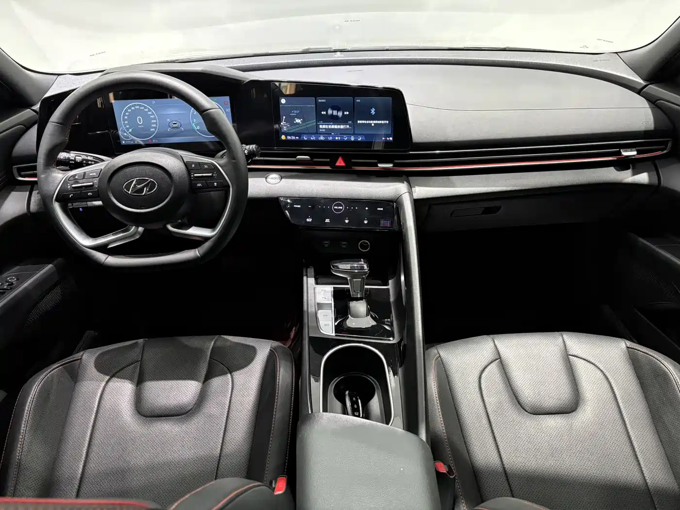 Hyundai Elantra 2022 1.5L CVT 20th Anniversary Edition фото 12