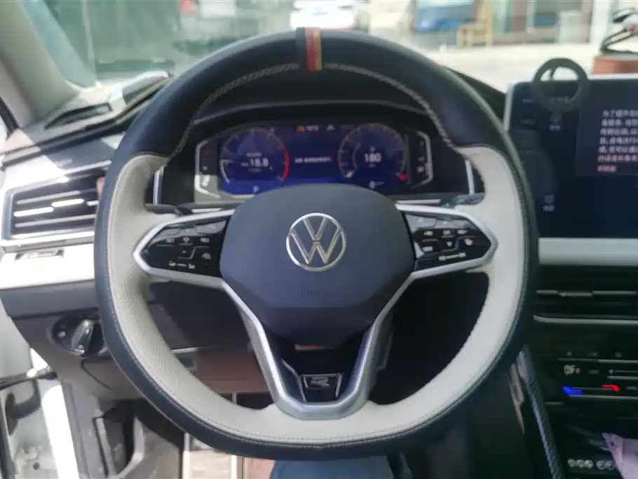 Volkswagen Tiguan L 2023 380TSI 4WD R-Line Premium 7-seater фото 15