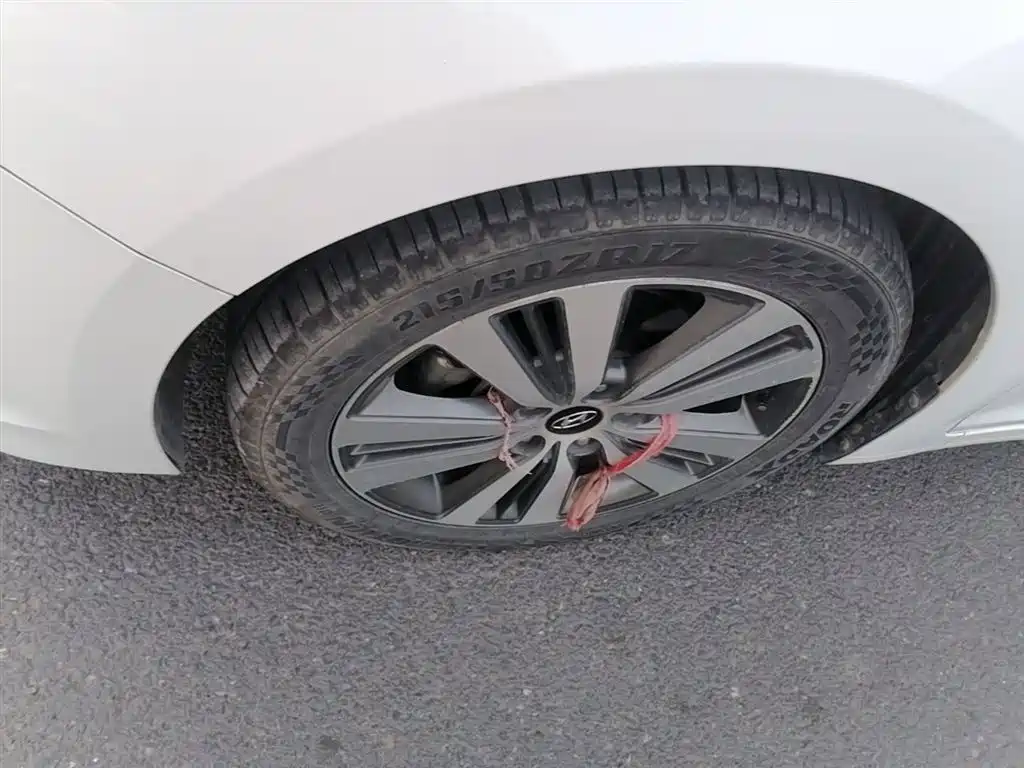 Hyundai Mistra 2016 1.8L Automatic Smart GLS фото 23