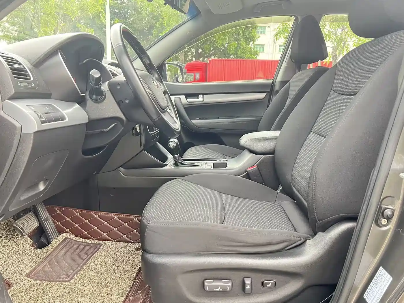 Kia Sorento 2012 2.4L Gasoline Luxury Edition фото 10