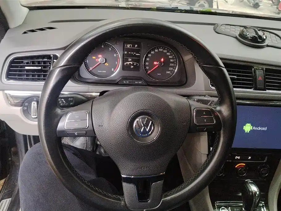 Volkswagen Lavida Tour 2013 1.4TSI Automatic Luxury фото 15