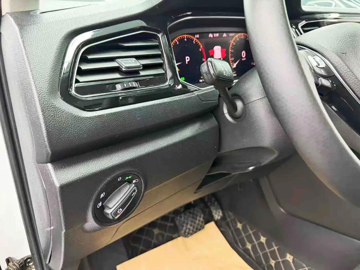 Volkswagen T-ROC 2021 280TSI DSG 2WD Comfort Smart Connect Edition фото 10