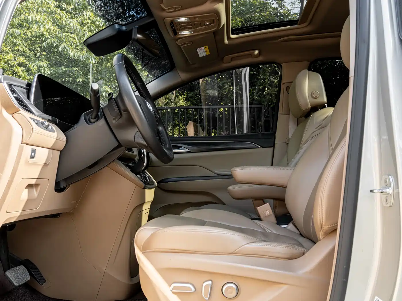 Buick GL8 2021 ES Landlord 653T Flagship фото 6