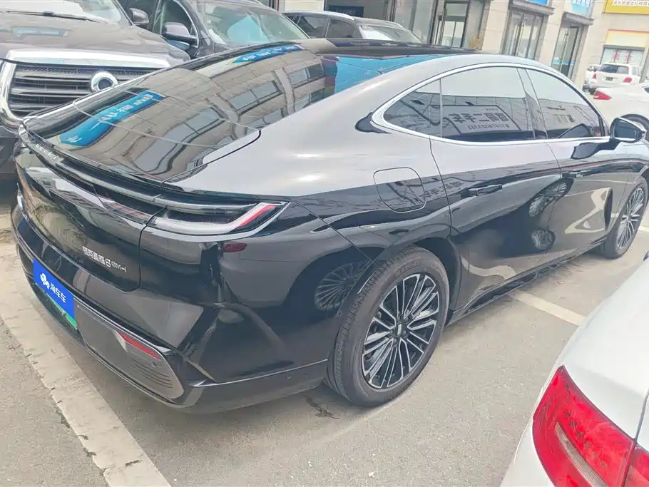 Geely Galaxy Galaxy Xingyao 8 2025 130km EM-i Premium Edition фото 3