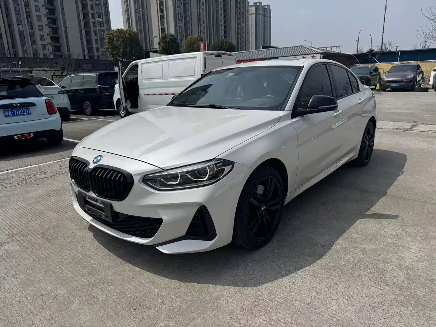 BMW 1-SERIES