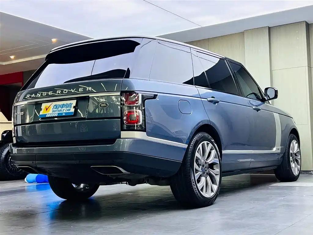 Land Rover Range Rover 2020 3.0 L6 Heritage Extended Edition фото 4