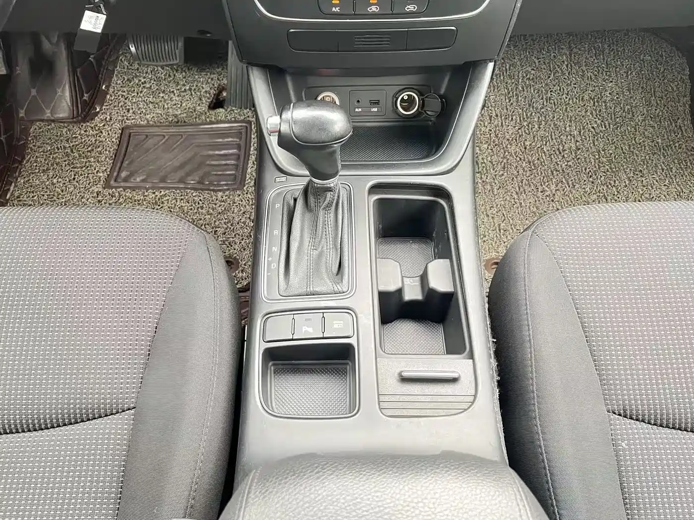 Kia Sorento 2012 2.4L Gasoline Luxury Edition фото 21