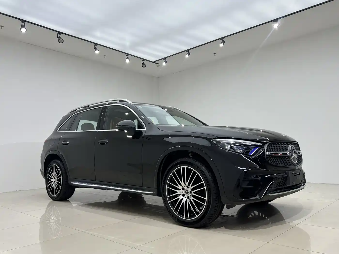 Mercedes-Benz GLC 2025 GLC 300 L 4MATIC Luxury 5-seater фото 3